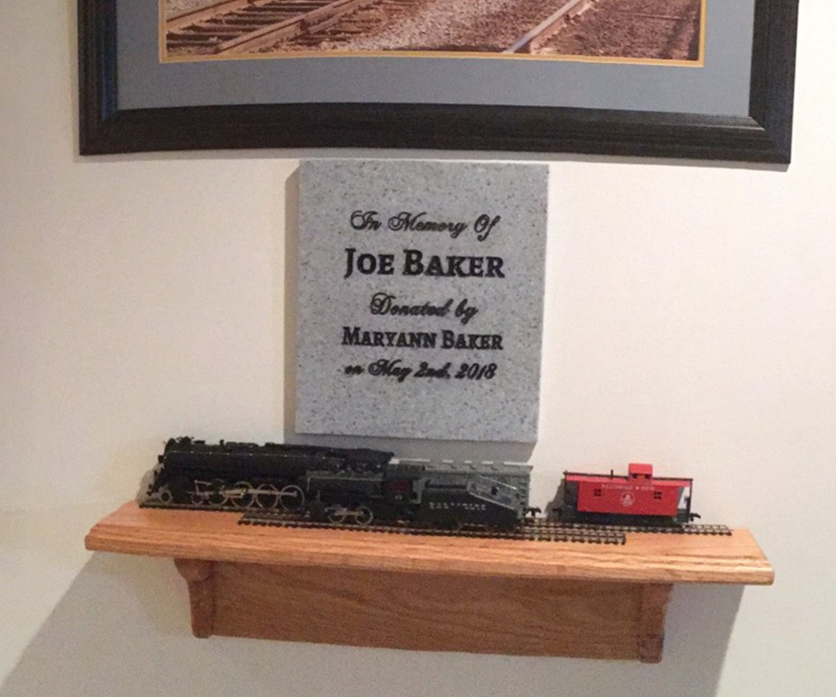 Engraved Memorial Plaque: Personalized Garden Tribute Sign (10" x 9")